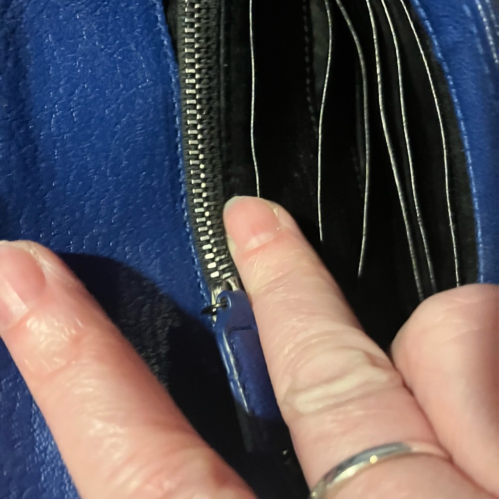 Saint Laurent Royal Blue WALLET ON A CHAIN - Picture 9 of 16